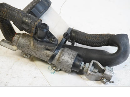 Framsidan på Bromshuvudcylinder från en Honda CBR 1100 XX -1997 motorcykel.