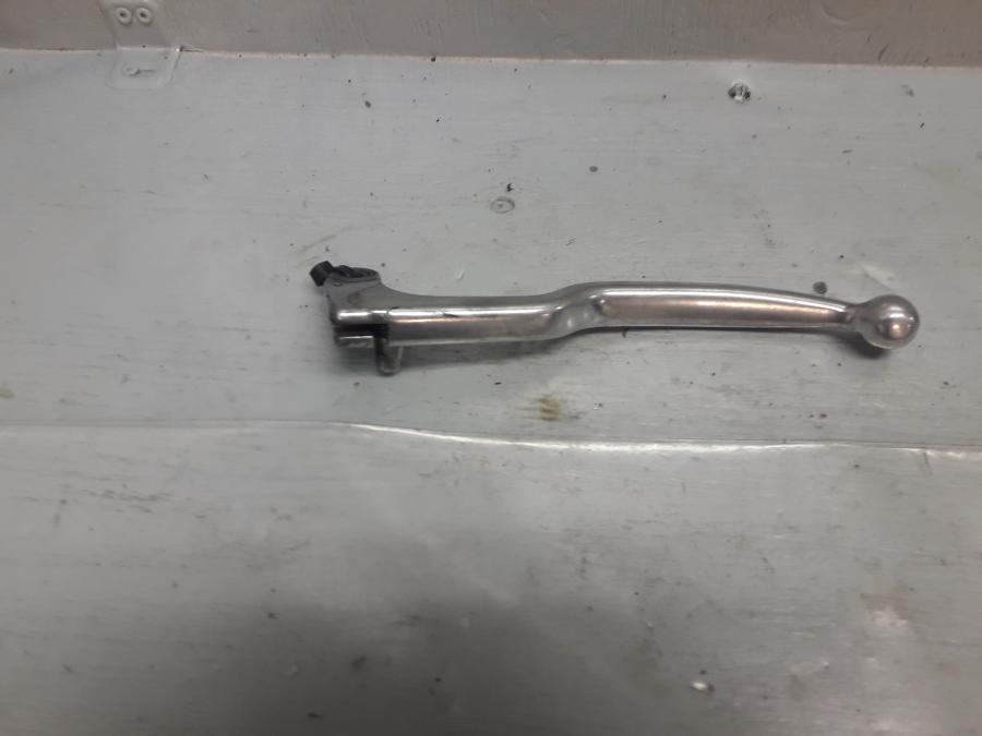 Framsidan på Kopplingsgrepp från en Yamaha FZ-6 -2004 motorcykel.