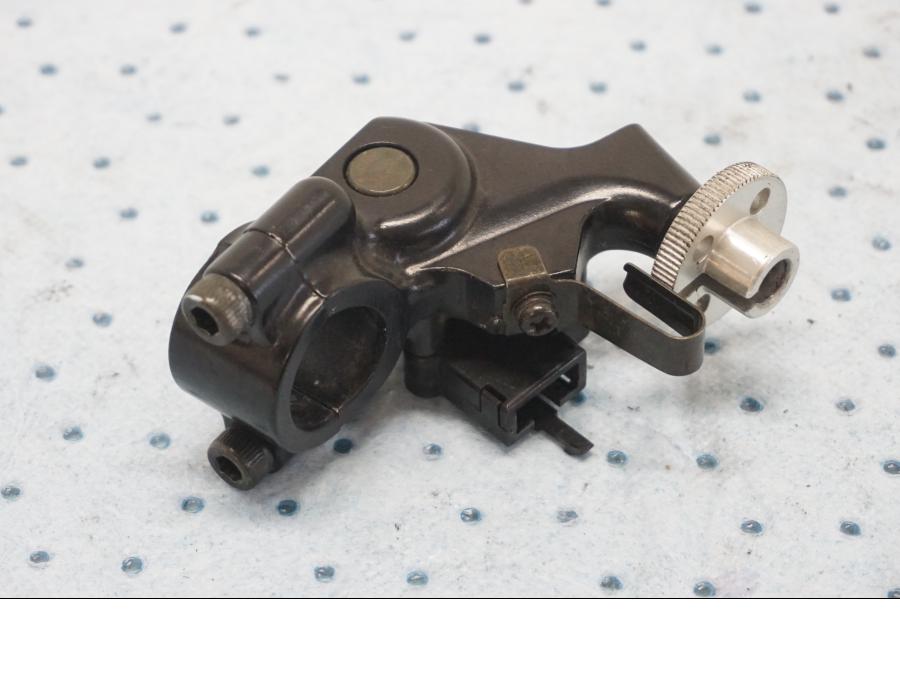 Framsidan på Kopplingsklo från en Kawasaki ZX-6R -2000 motorcykel.