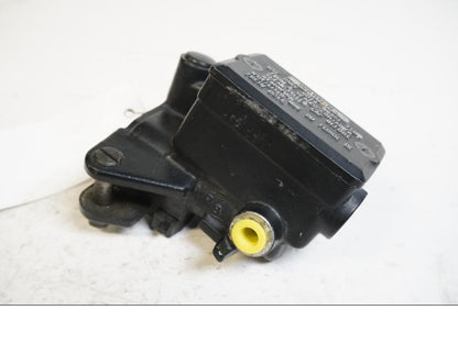 Baksidan på Bromshuvudcylinder från en Kawasaki ZX-10 -1990 motorcykel.