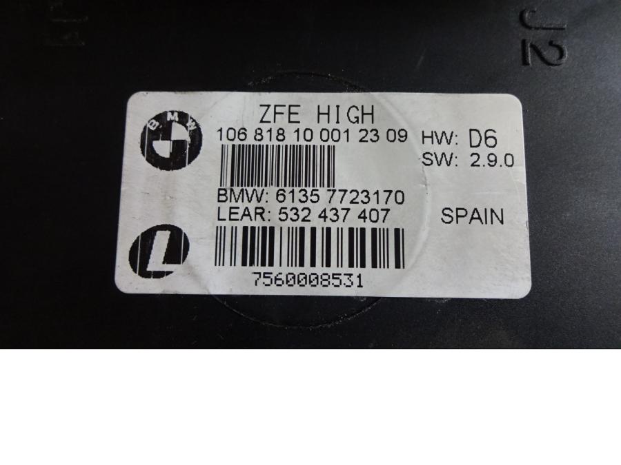 Baksidan på ZFE styrbox från en BMW K 1300 GT -2009 motorcykel.