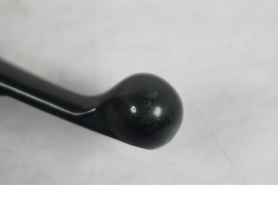 Vänster sida på Kopplingsgrepp från en Ducati Monster 1200 -2014 motorcykel.