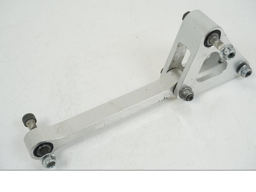 Framsidan på Stötdämparlänkage från en Yamaha YZF 1000 R1 -2007 motorcykel.