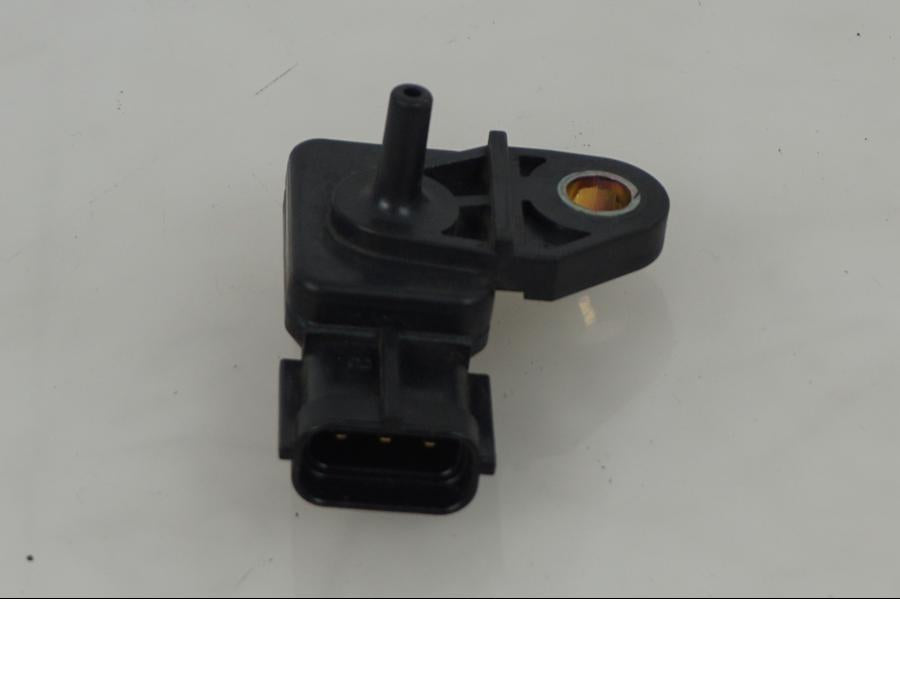 Höger sida på Mapsensor från en Suzuki VZ 1600 -2005 motorcykel.