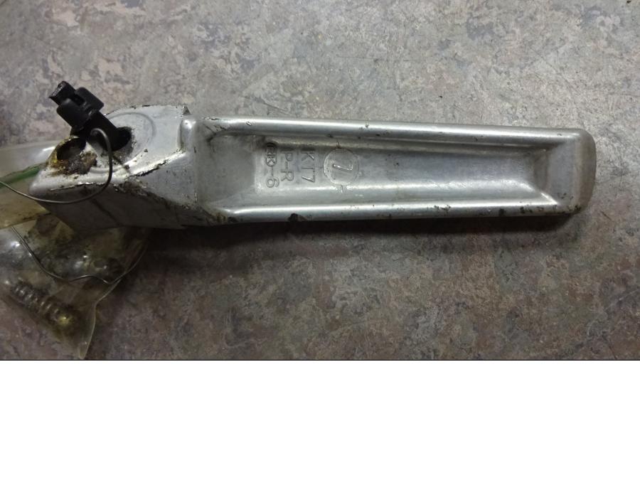 Vänster sida på Fotpinne från en Honda CRF 1000 Africa Twin -2016 motorcykel.