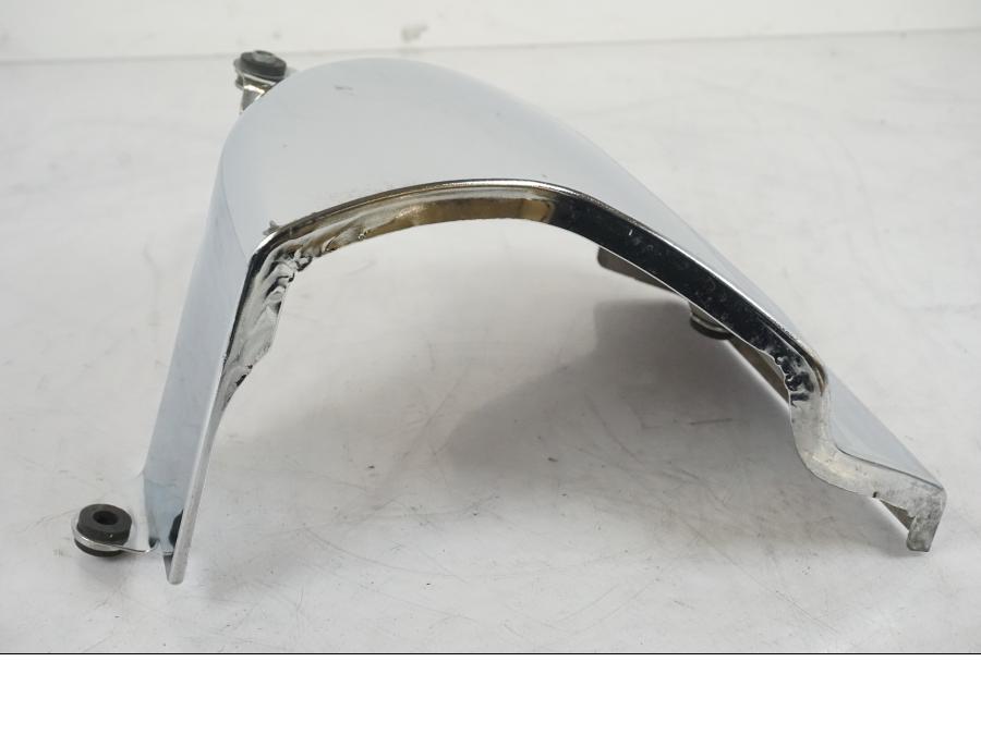 Snett uppifrån på Motorkåpa från en Suzuki VZR 1800 -2009 motorcykel.