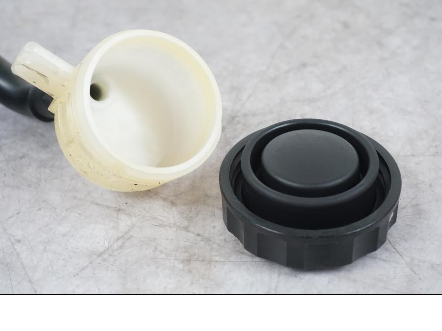 Extrabild3 på Bromsvätskebehållare från en Kawasaki ZX-6R -2006 motorcykel.