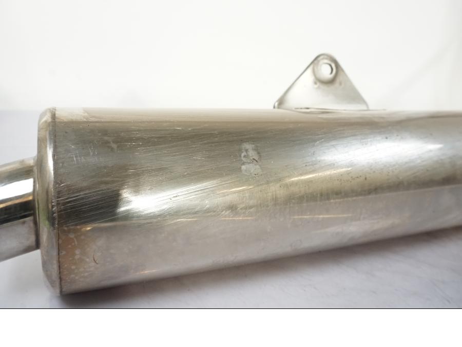 Höger sida på Avgassystem från en Honda CBR 125 R -2006 motorcykel.