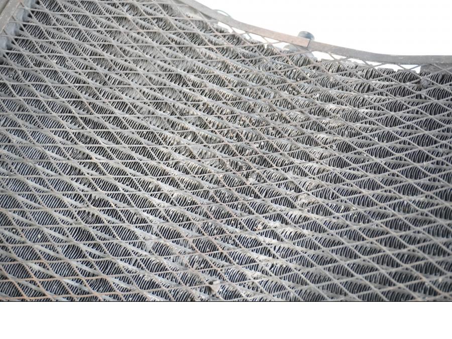 Höger sida på Vattenkyl från en Kawasaki ZZR 1100 -1991 motorcykel.