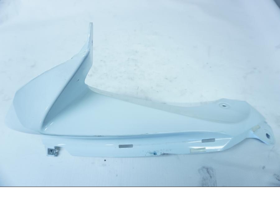 Höger sida på Toppkåpa från en Suzuki GSX-R 750 -2009 motorcykel.