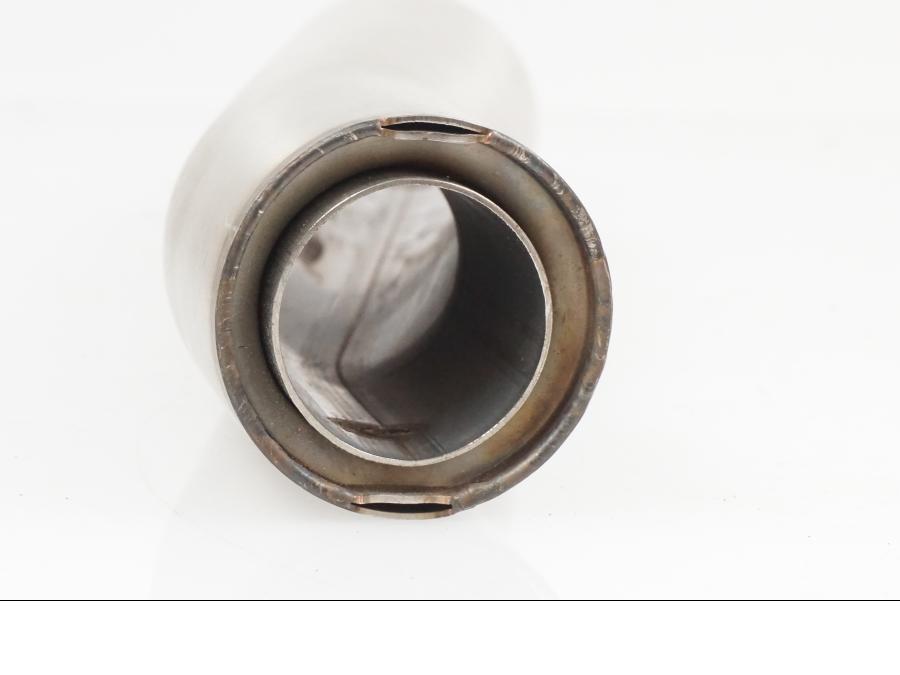 Snett uppifrån på Ljuddämpare Sport från en Universal Universal -2020 motorcykel.