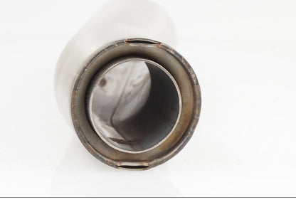 Snett uppifrån på Ljuddämpare Sport från en Universal Universal -2020 motorcykel.