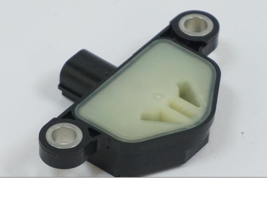 Snett nerifrån på Tilt Sensor från en Honda CB 650 R -2019 motorcykel.