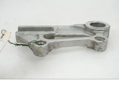 Snett nerifrån på Bromsoksfäste från en Kawasaki ZX-9R -2002 motorcykel.