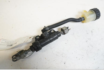 Framsidan på Bromshuvudcylinder från en Triumph Tiger -2007 motorcykel.