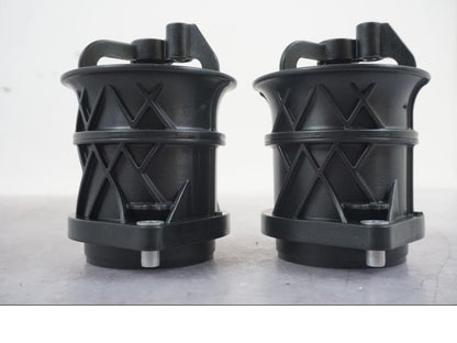 Snett nerifrån på Luftrör från en KTM 1290 Super Duke R -2022 motorcykel.