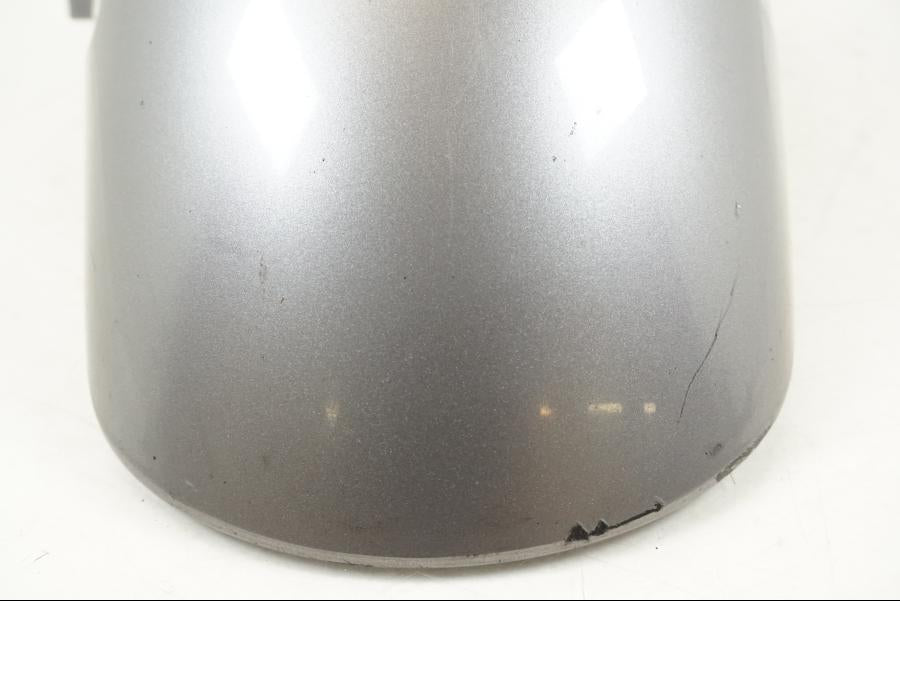 Vänster sida på Framskärm från en Honda ST 1300 -2002 motorcykel.