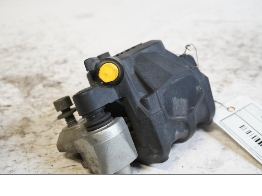 Baksidan på Bromsok från en BMW R 1200 R -2007 motorcykel.