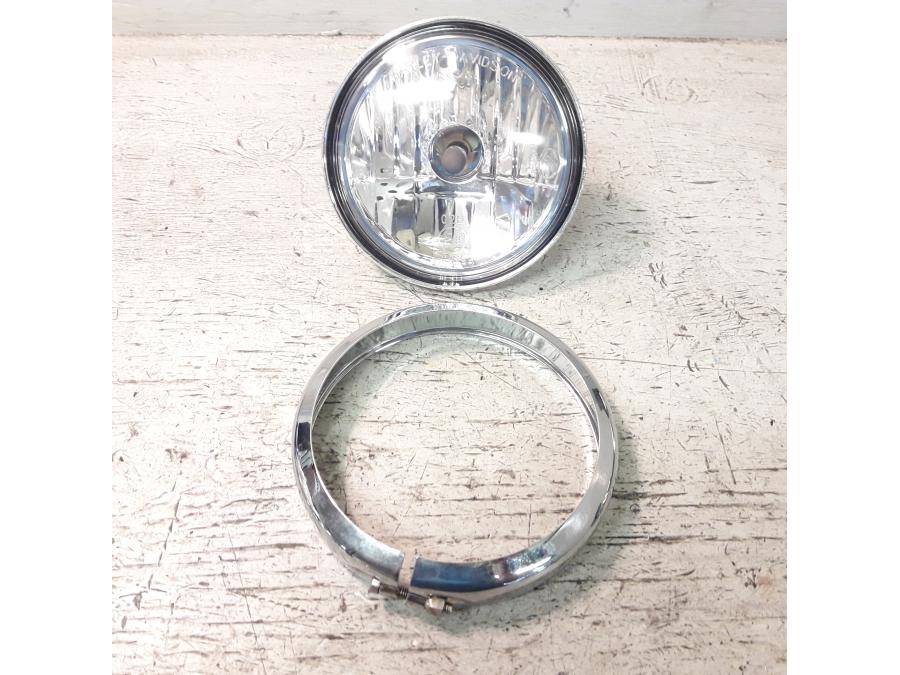 Framsidan på Parkeringsljus från en H-D Touring Road King FLHR/I -2012 motorcykel.