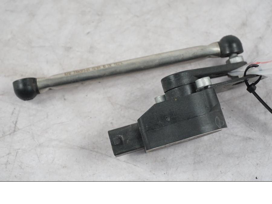 Snett nerifrån på Nivåsensor från en BMW K 1600 GTL -2015 motorcykel.