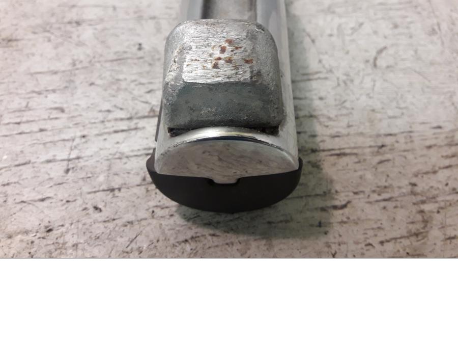 Baksidan på Fotpinne från en Suzuki VZ 1600 -2005 motorcykel.