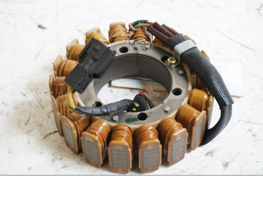 Framsidan på Generator från en BMW F 650 CS -2002 motorcykel.