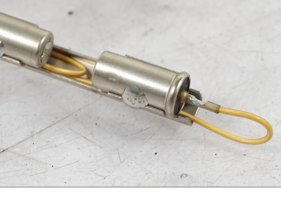 Snett nerifrån på Bensintankgivare från en Suzuki SV 650 -1999 motorcykel.