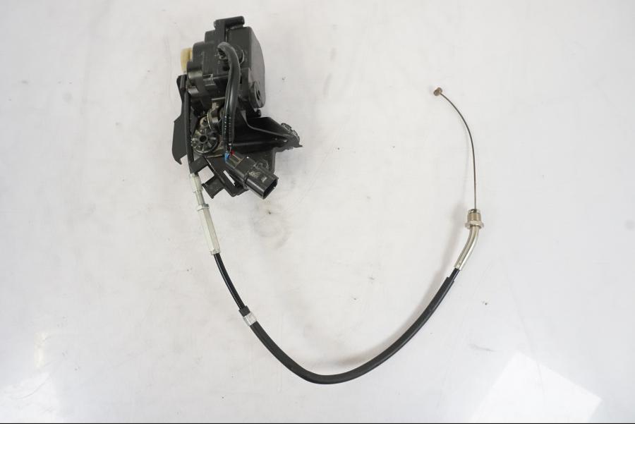 Framsidan på Avgasspjällmotor från en Honda VFR 1200 -2010 motorcykel.