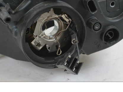 Extrabild3 på Strålkastare från en BMW S 1000 XR -2015 motorcykel.