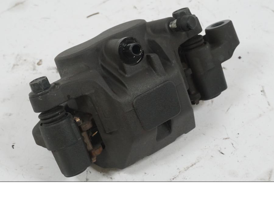 Höger sida på Bromsok från en Yamaha XJ 6 -2011 motorcykel.