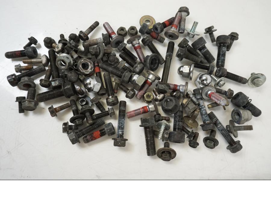 Baksidan på Skruv / Mutter etc från en Kawasaki VN 1500 Mean Streak -2002 motorcykel.