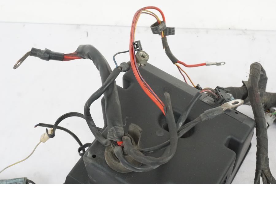 Snett nerifrån på Kabelstam från en BMW K 1100 LT -1999 motorcykel.