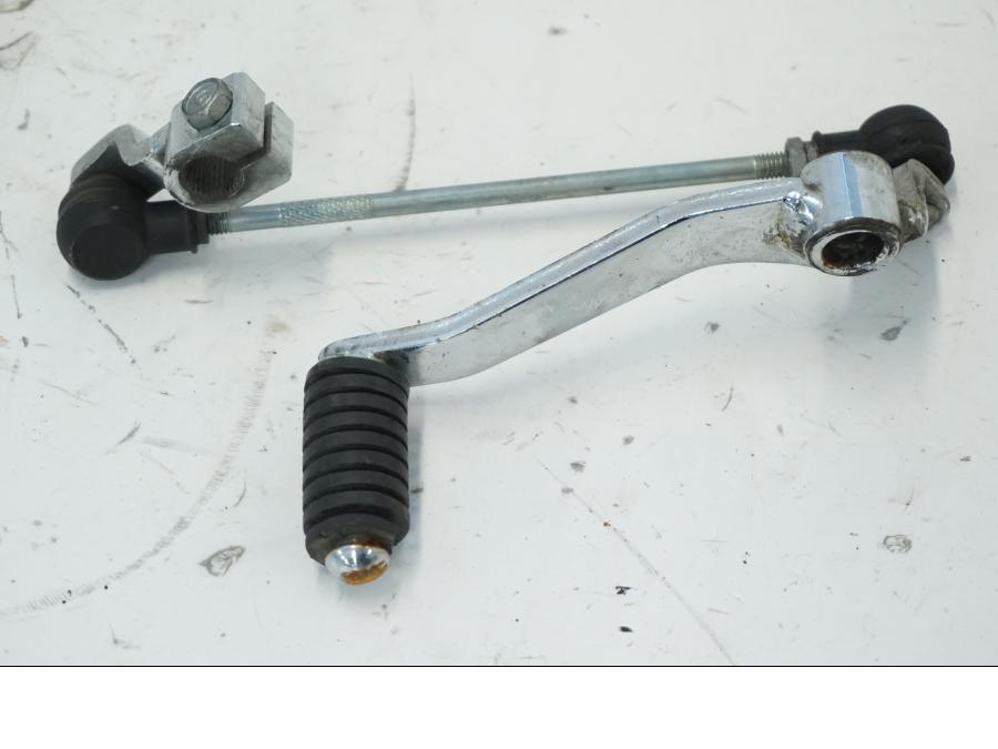 Framsidan på Växelpedal från en Yamaha XV 535 -1995 motorcykel.