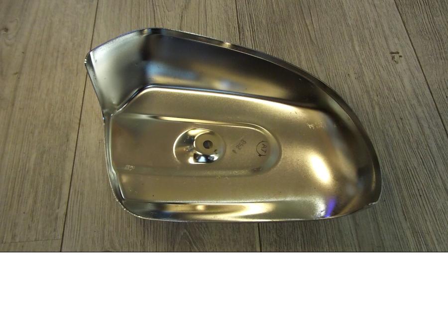 Snett nerifrån på Luftburksdekor från en H-D Roadglide Special FLTRXS -2017 motorcykel.