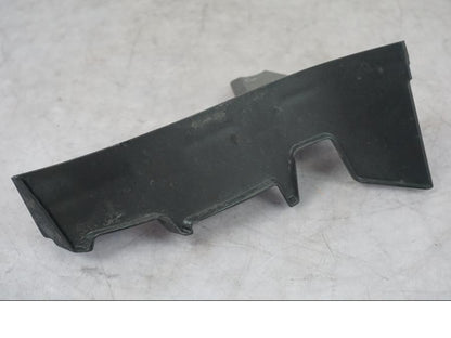 Baksidan på Plast från en KTM 1290 Super Duke R -2022 motorcykel.