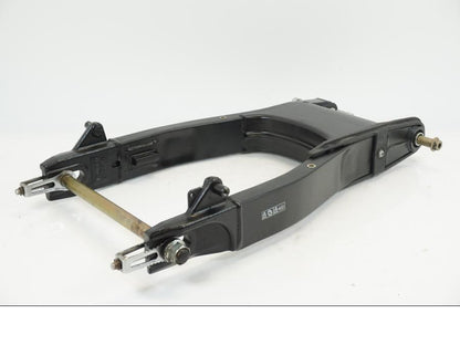 Vänster sida på Sving från en Triumph Speedmaster -2006 motorcykel.