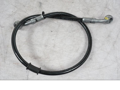 Snett uppifrån på Bromsledning från en Ducati Multistrada V4 -2024 motorcykel.