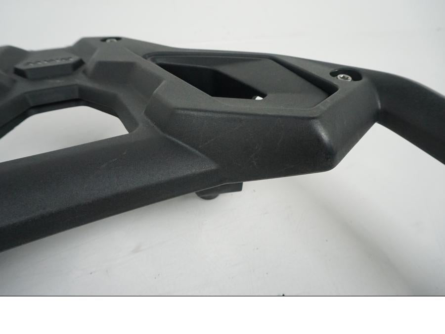 Vänster sida på Pakethållare från en BMW F 750 GS -2017 motorcykel.