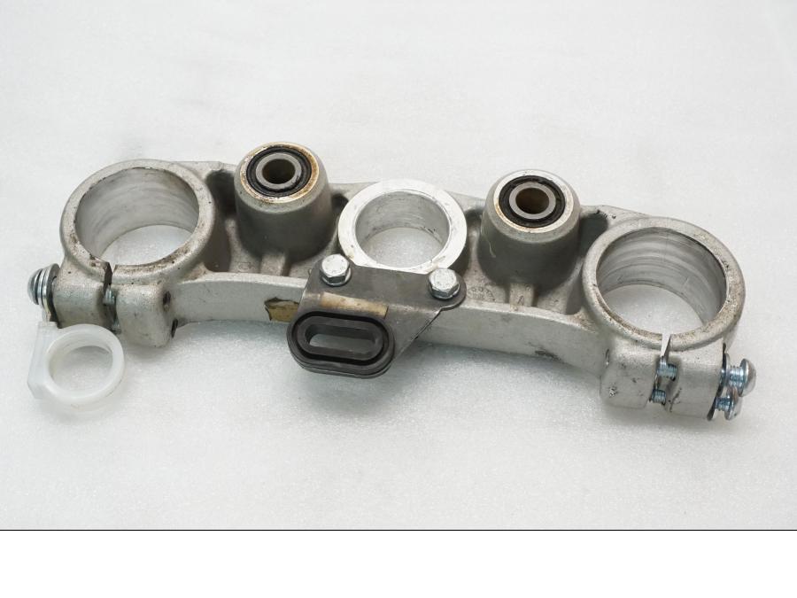 Baksidan på Gaffelkrona från en Yamaha TT 600 R -1997 motorcykel.