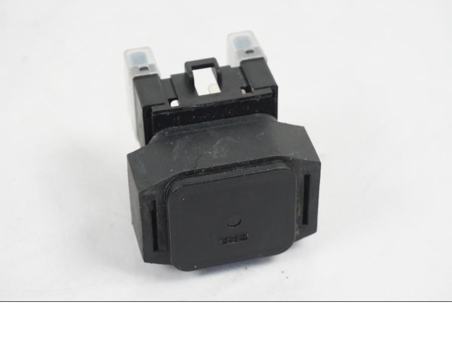 Vänster sida på Startrelä från en Yamaha YZF 1000 R1 -2007 motorcykel.