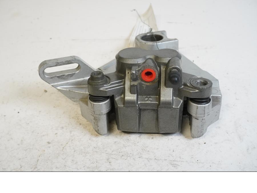 Baksidan på Bromsok från en Yamaha YZF R6 -2001 motorcykel.