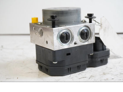 Höger sida på ABS Modulator från en Yamaha X-Max 250 -2012 scooter.