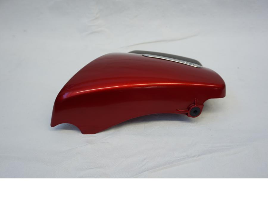 Baksidan på Sidopanel från en Kawasaki VN 900 -2006 motorcykel.