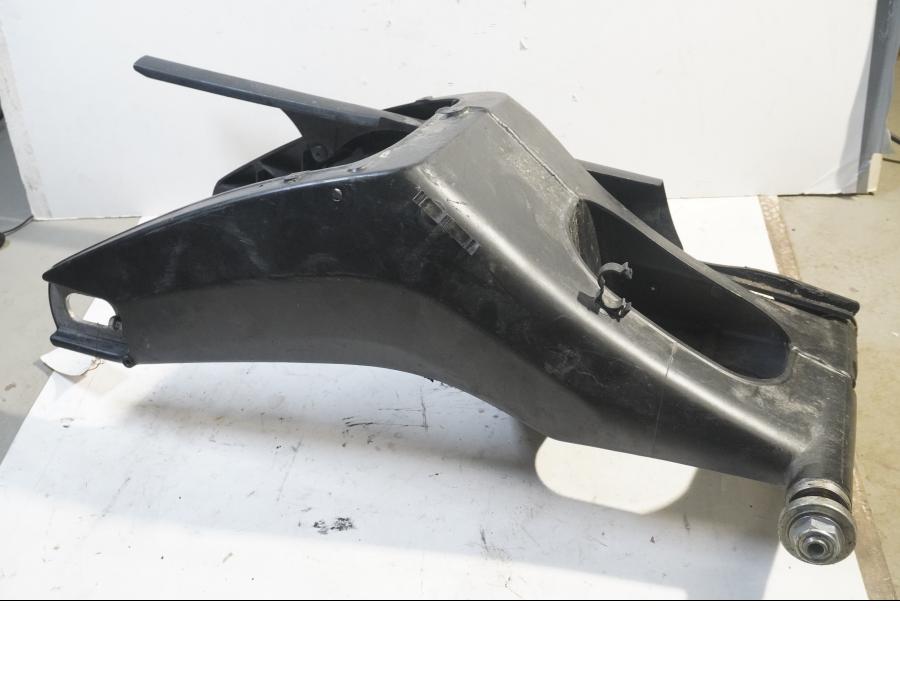 Framsidan på Sving från en Yamaha FZ-8 -2011 motorcykel.