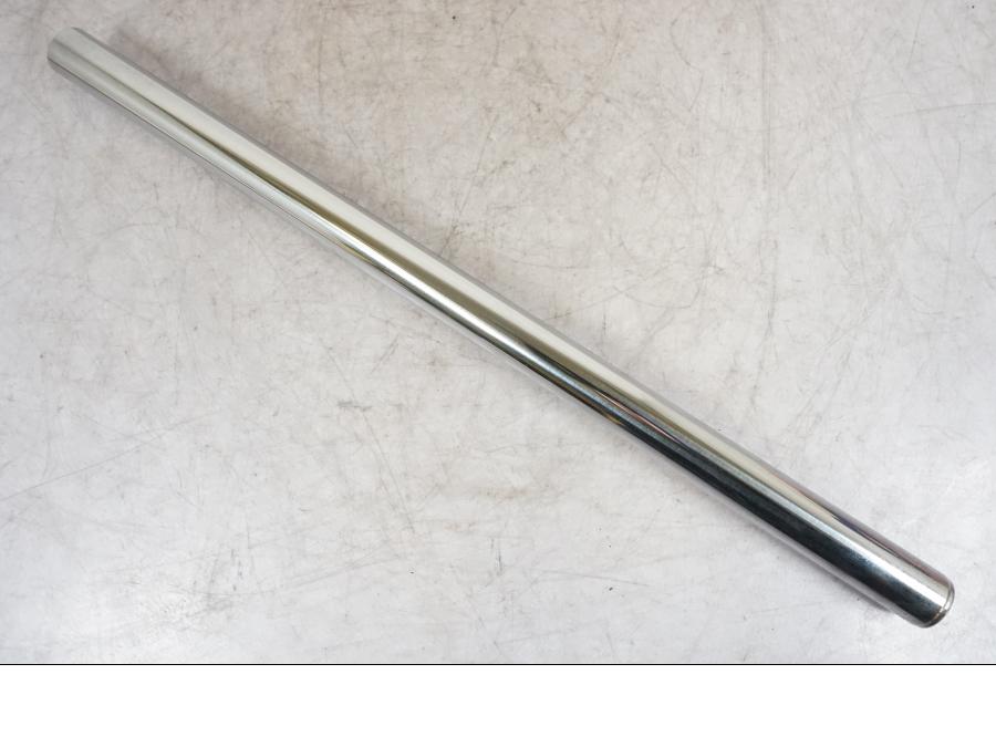 Framsidan på Gaffelben från en Yamaha RD 125 LC -1982 motorcykel.