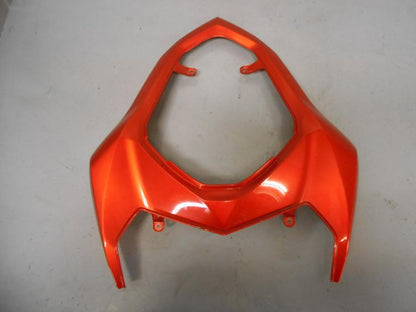 Framsidan på <p>Bakvinge från Kawasaki Z 800 2014.</p>

<p>Skrapmärken på vänster sida.</p> motorcykel.