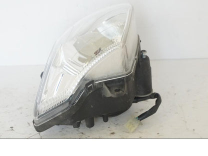 Snett uppifrån på Strålkastare från en Honda SH 300 A -2011 scooter.