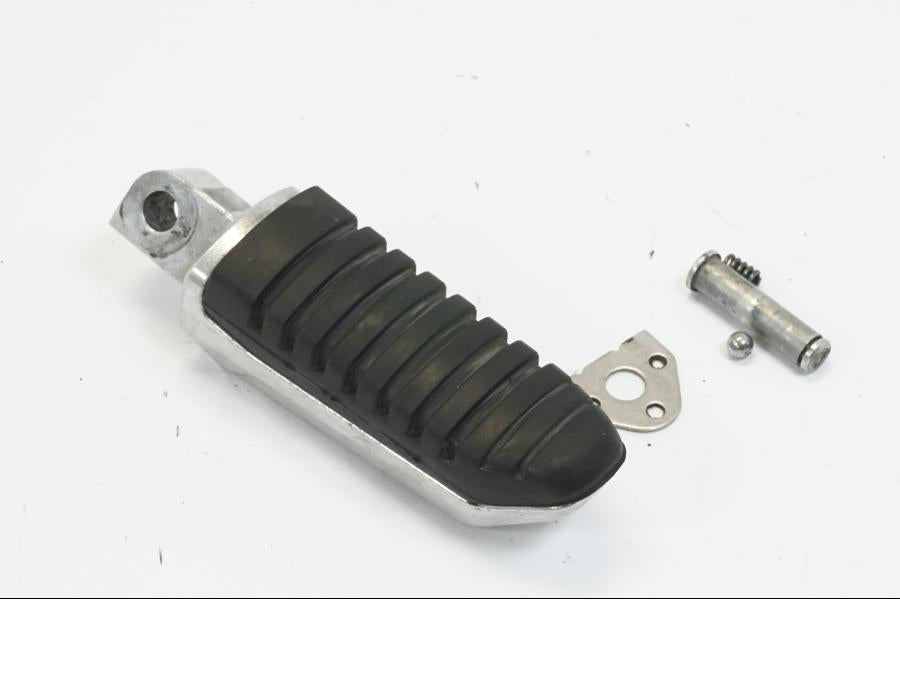 Höger sida på Fotpinne från en Suzuki GSX 1300 R -2008 motorcykel.