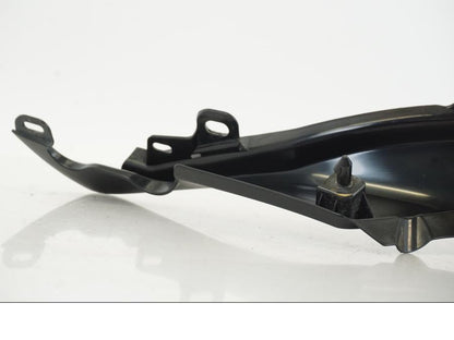 Vänster sida på Sidopanel från en Yamaha YZF R7 -2022 motorcykel.