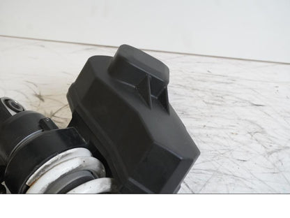 Snett uppifrån på Stötdämpare från en BMW K 1200 R Sport -2007 motorcykel.